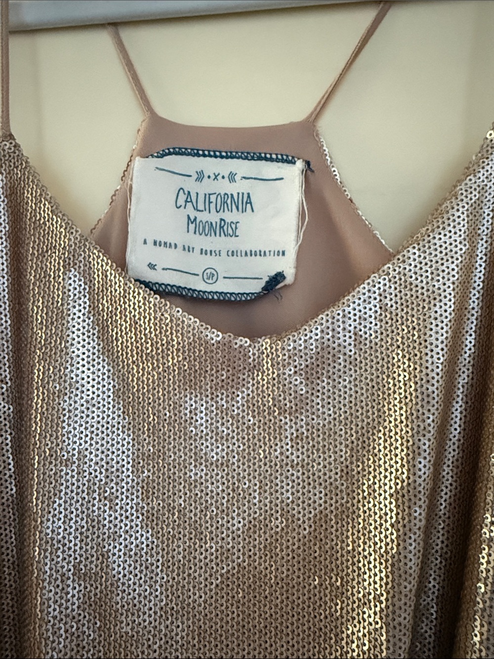 Gold sequin romper - Picture 2 of 3